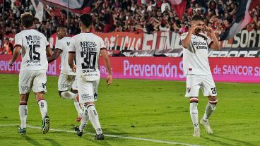 Ramiro Sordo abrió el partido y lo cerró. Dos goles y figura.