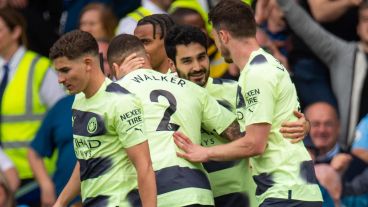 El alemán Gundogan convirtió dos de los tres goles del City ante Everton.