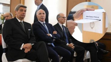 La Corte Suprema calificó como "problemática" la candidatura de Juan Manzur.