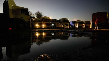 Denuncian que quienes cuidan el cargamento por varios días viven en muy malas condiciones.