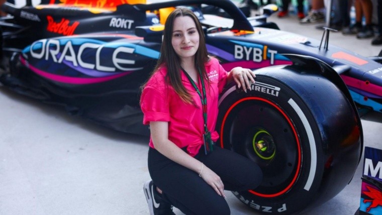 Salió a las pistas y ganó: la estudiante rosarina que diseñó un auto de Fórmula 1 