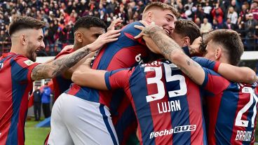 San Lorenzo quedó a solo dos puntos de River, que juega este domingo.