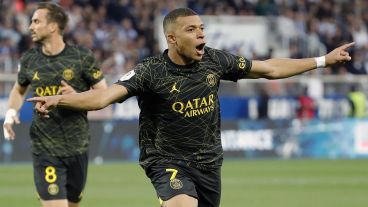 Mbappé convirtió un nuevo doblete en la temporada.