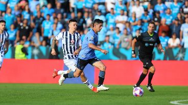 Buen espectáculo en un Gigante de Alberdi colmado.