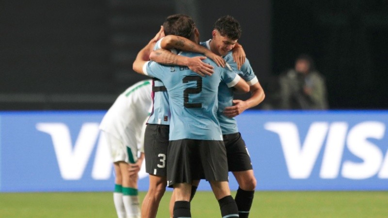 Los uruguayos cumplieron con el pronóstico en La Plata.