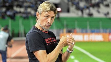 Heinze destacó "las formas" de su equipo pese a comenzar el partido en desventaja.