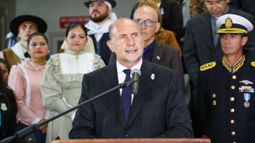 El gobernador Perotti conmemoró el 213 aniversario de la Revolución de Mayo.