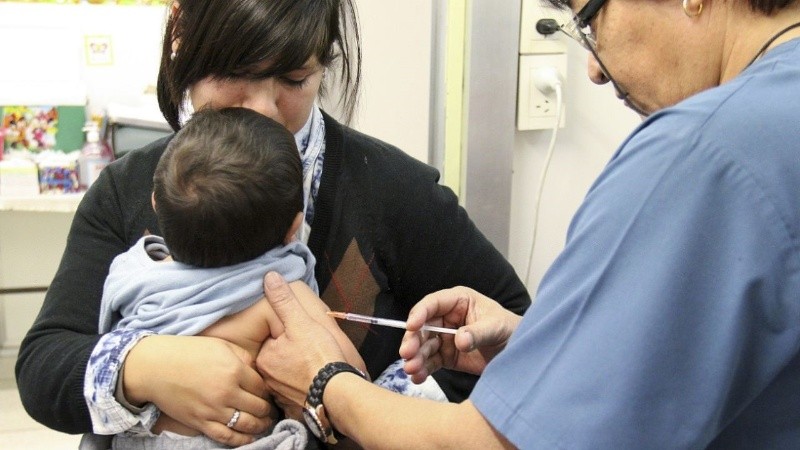 La emergencia en pediatría y neonatología regirá por tres meses.