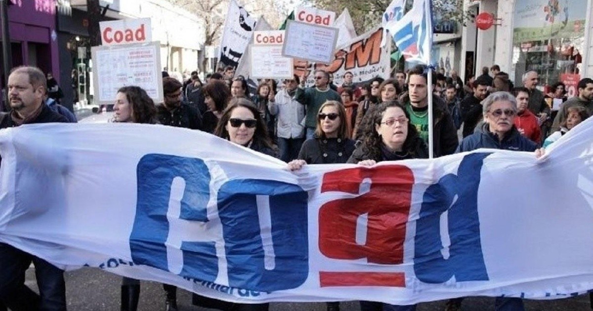 Docentes de la UNR paran este miércoles en reclamo de una mejora ...