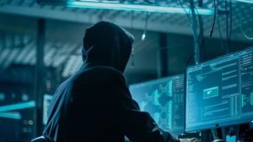 Los estafadores suelen usan los datos robados para comprar artículos de lujo y tarjetas de regalo.