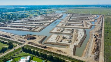 Terminó el movimiento de tierras en Aguadas Lakes, en Funes