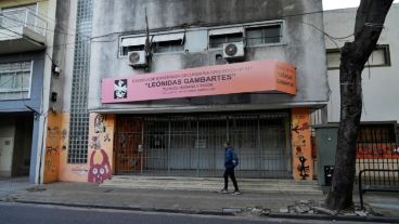 La escuela Leónidas Gambartes cerrada como este lunes.