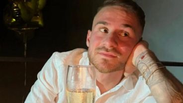 El futbolista hizo su primer posteo con ella en sus redes sociales tras la ruptura con Cami Mayan.