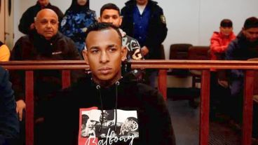 Según el Código Penal, el delito de lesiones leves calificadas prevé entre 6 meses y 2 años de prisión y el de amenazas coactivas de 2 a 4 años, por lo que el fiscal se inclinó por una pena intermedia.