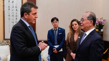 Durante su viaje a Beijing, el ministro Massa renovó el swap de monedas con China por el equivalente a 19.000 millones de dólares.