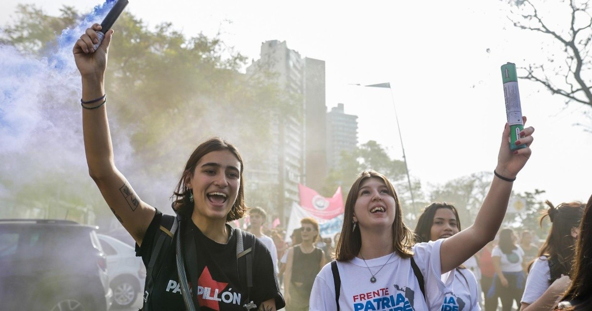 3J: Rosario marchó al grito de Ni una menos para visibilizar la ...