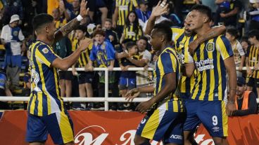 Véliz volvió a jugar tras su participación en el Mundial sub 20 con Argentina.