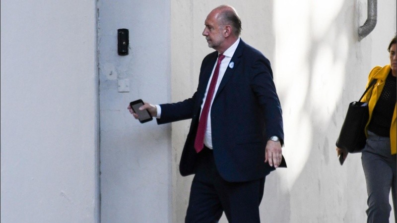 Perotti llegó a media tarde a Gobernación para participar de la reunión con los recolectores.