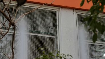 Uno de los disparos dio en una ventana.