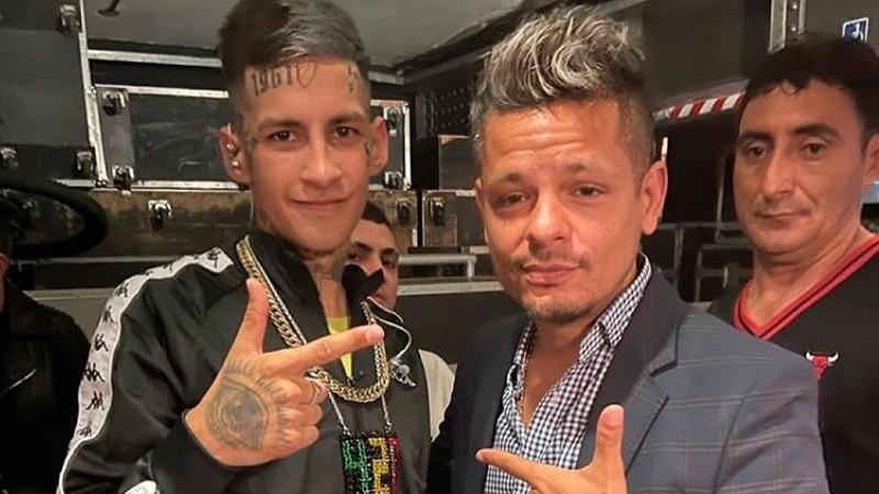 El cantante de la cumbia 420 junto a su abogado