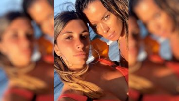 Karina Jelinek y Flor Parise, en tiempos felices.
