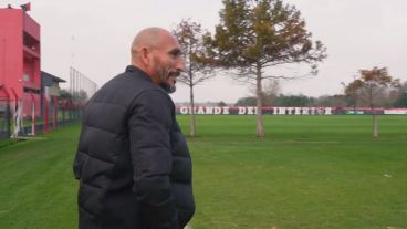 El ex volante rojinegro ya pasó por el predio de Bella Vista.