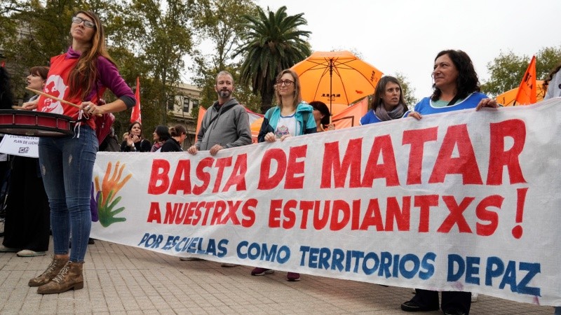 Los maestros ya realizaron otras manifestaciones por la problemática en Rosario.