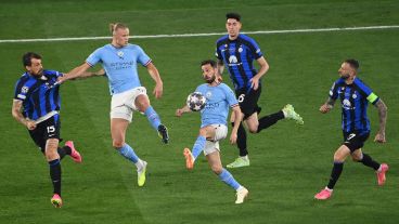 El partido se juega en en el Atatürk Olympic Stadium de Estambul, Turquía.