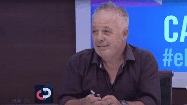 El periodista regresó el domingo de vacaciones y se encontró con su casa revuelta.