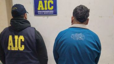 La Agencia de Investigación Criminal detuvo al joven de 19 años en Carcarañá.