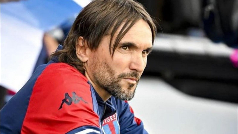 Martínez llegó a Tigre en 2021 y logró el ascenso a Primera División. Además, fue subcampeón de la Copa de la Liga 2022.