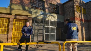 La escuela baleada este miércoles a la mañana.