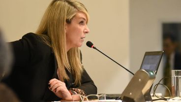 "No podemos aceptar ni naturalizar los límites que va corriendo la violencia en nuestras calles", dijo María Eugenia Schmuck.