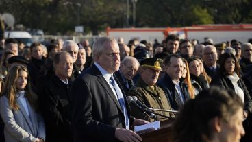 Fiesta popular y acto en el Día de la Bandera.