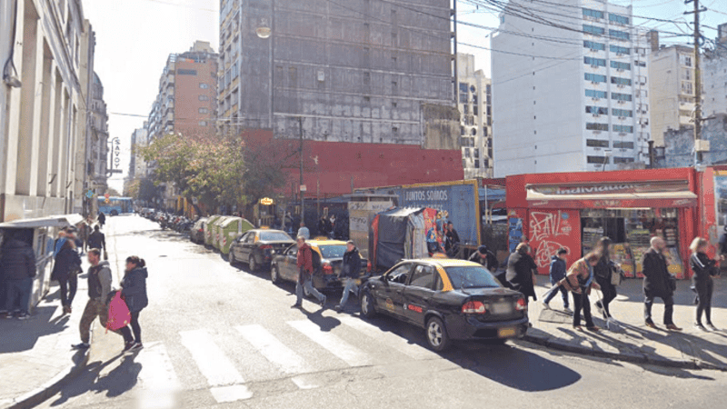 El objetivo es que en poco tiempo la cuadra sea completamente peatonal.