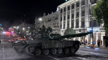 El grupo Wagner comenzaba su retiro de Rostov (Rusia).