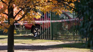 Fueron 30 tiros los ejecutados desde una moto a la camioneta