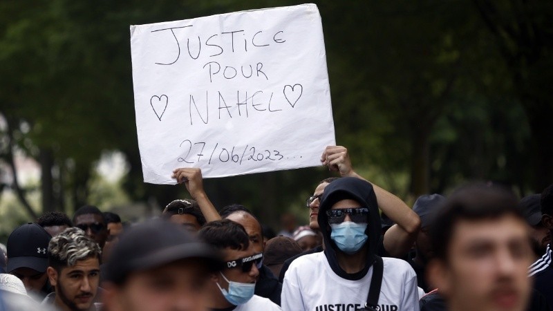 Los protestas son por Naël, el joven muerto por un policía en un control en Nanterre.