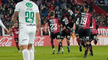 El festejo del gol agónico de Armando Méndez ante Audax, para salvar el invicto en la Copa.
