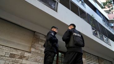 La policía en la escena del crimen.