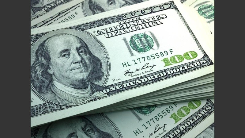 Lejos de toda la atención pública, el dólar blue superó en varias oportunidades los $500 en Rosario.