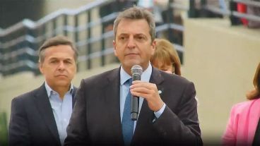 El ministro de Economía estuvo secundado por el secretario de Transporte, Diego Giuliano