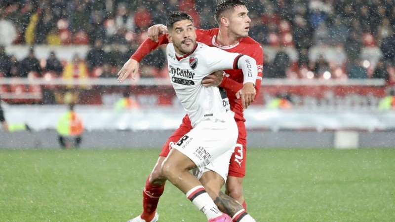 Recalde fue de los mejores del primer tiempo ante el Rojo.