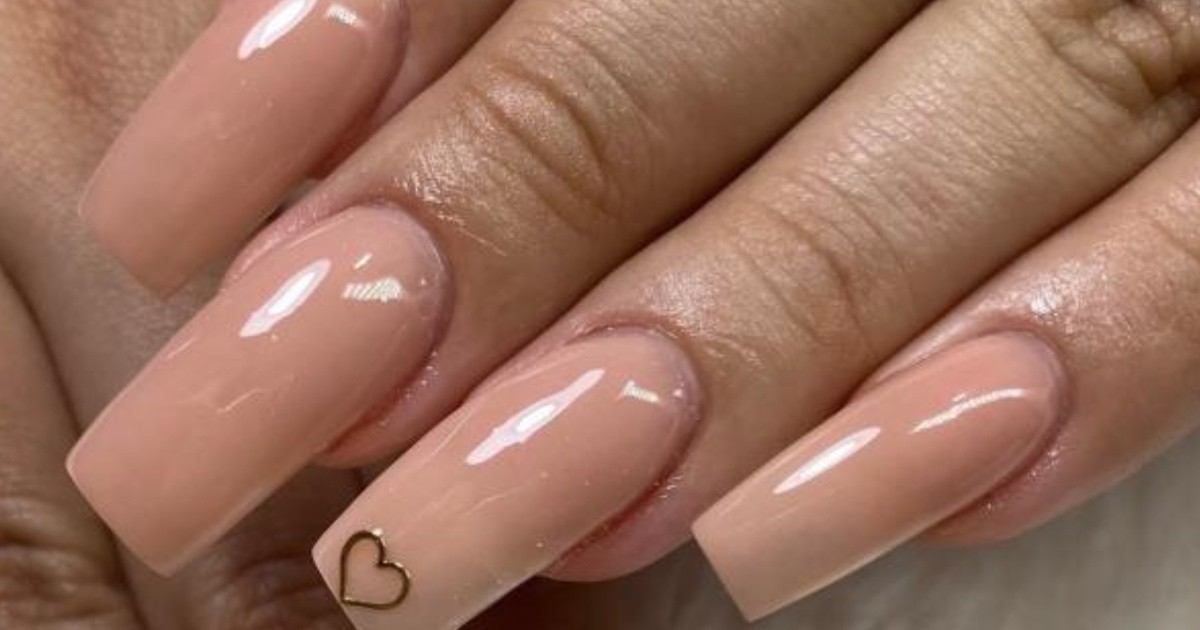 3 diseños para usar con uñas nude Rosario3