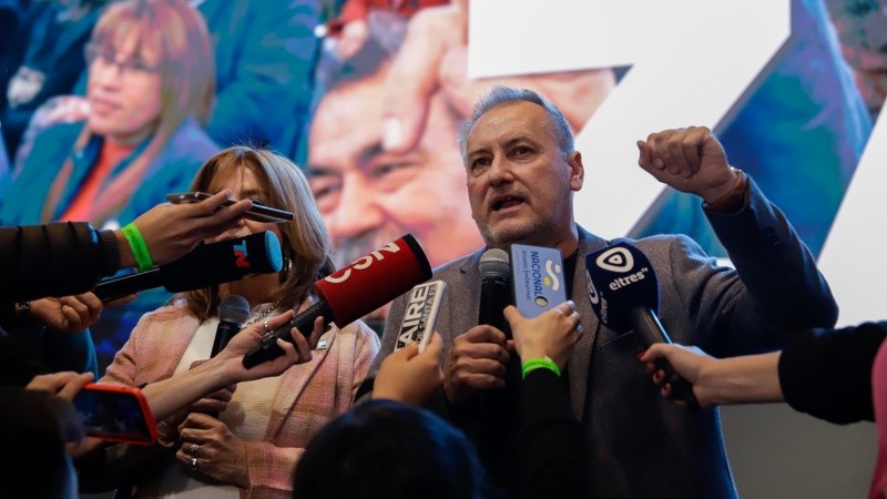 Lewandowski, ganador de su interna en el peronismo pero muy atrás del bloque de Unidos para Cambiar Santa Fe