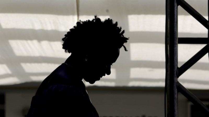 El racismo y sexismo son las principales causas.