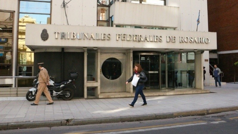 Los Tribunales Federales de calle Entre Ríos.