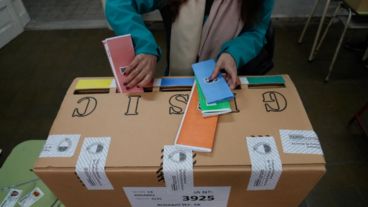 Cargadas, mensajes y errores a la hora de colocar la boleta en la urna