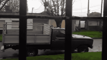 Imagen de la camioneta robada a la pareja, que era utilizada como flete por su dueño, Oscar.