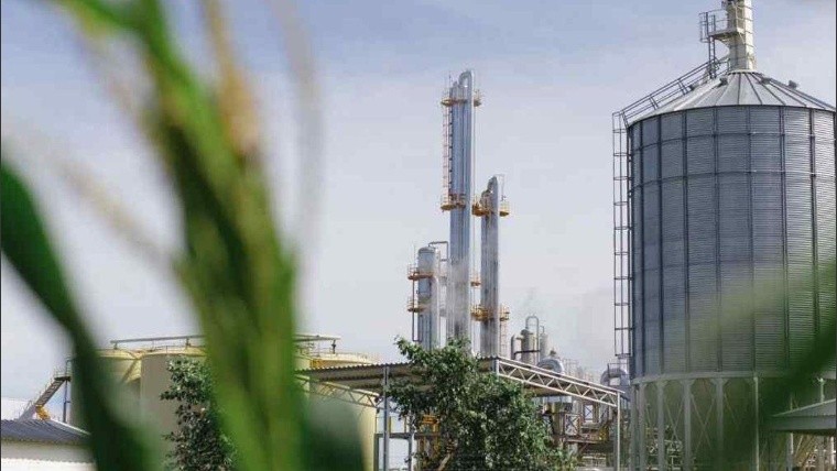 Convocan a construir nuevas plantas de bioetanol para ampliar la oferta de naftas